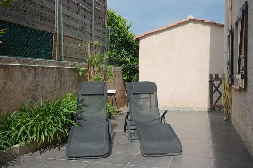Appartement En Rez De Jardin Et Terrasse Ds Villa Йер Экстерьер фото